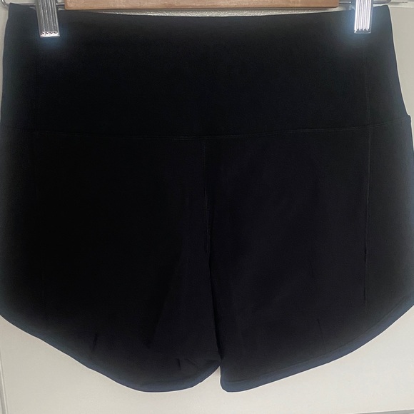 Lululemon 4 Women's Shorts - Picture 1 of 3